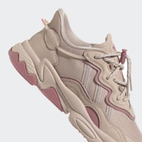 Кроссовки женские Adidas Ozweego
