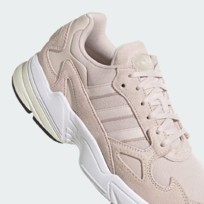 Кроссовки женские Adidas Falcon