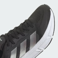 Кроссовки женские Adidas Questar