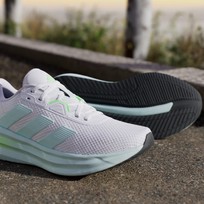 Кроссовки женские Adidas Galaxy 7