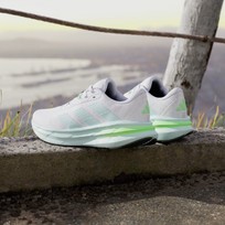 Кроссовки женские Adidas Galaxy 7
