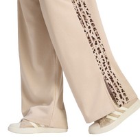 Seasonal Essentials Animal Print 3-Stripes Pants